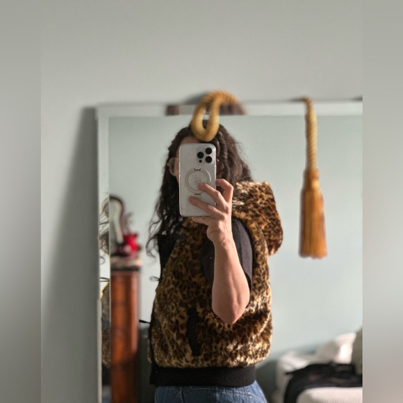 Vintage Forever 21 Faux Cheetah Leopard Fur Hoodie Vest - Picture 16 of 17